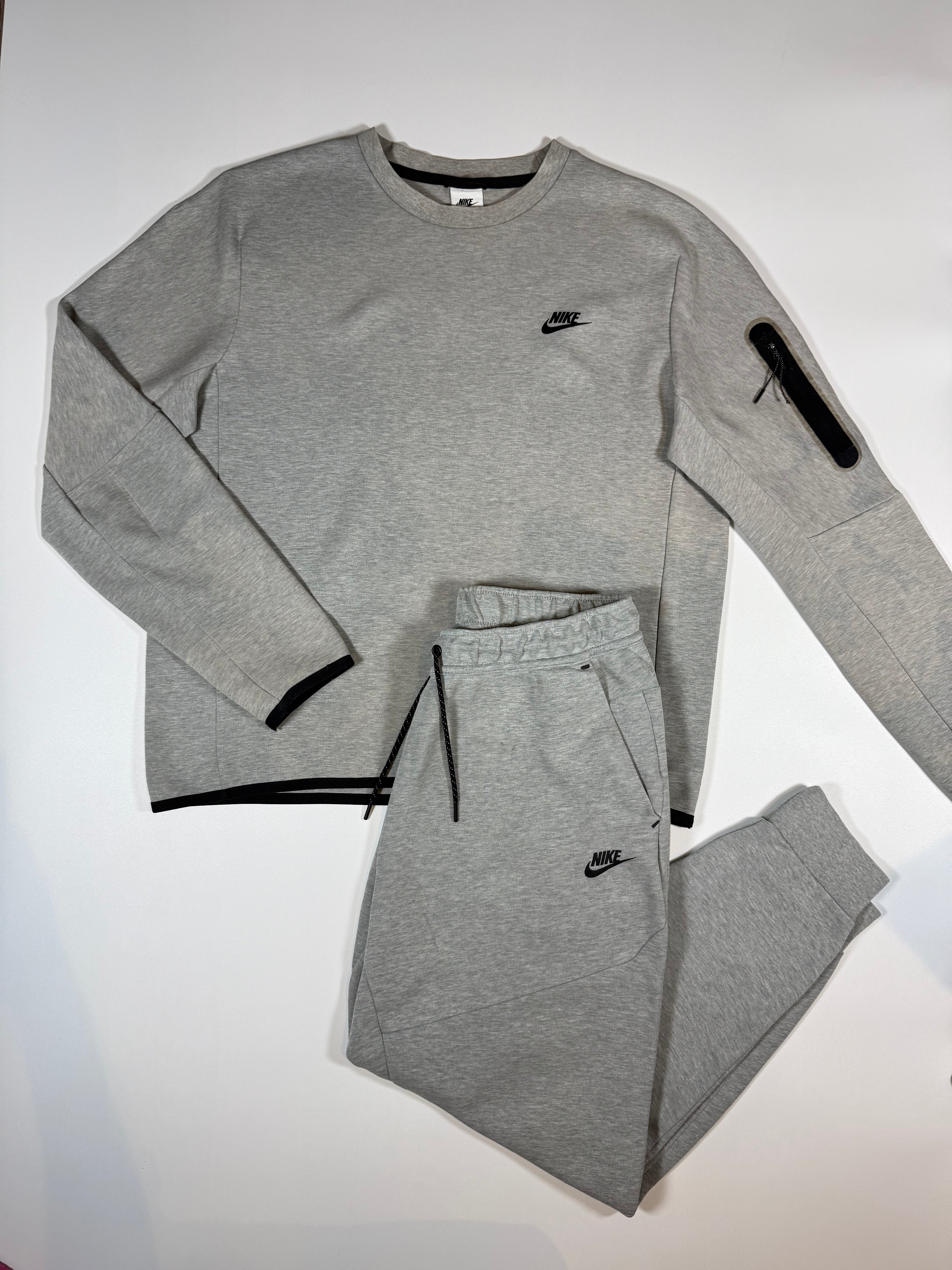 Ensemble Nike Tech Gris
